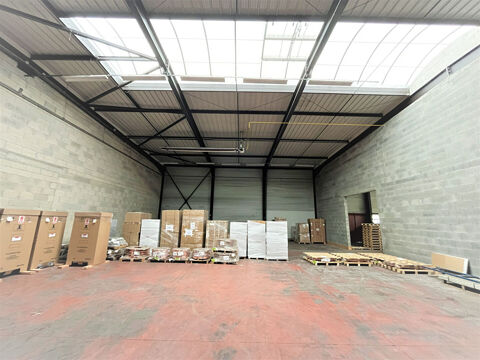 Entrep&ocirc;t 2 672.48m&sup2; - BESANCON ZONE TREPILLOT TILLEROYES 14228 25000 Besancon