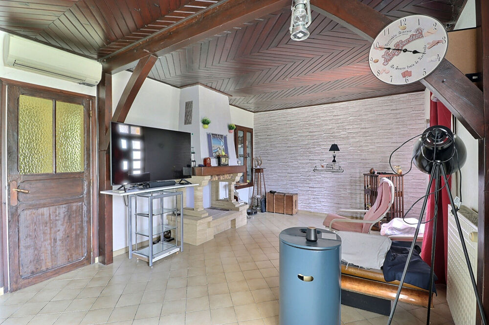 Vente Maison En exclusivité chez Laforêt Saint-Sever ! Maison de plain-pied de 106 m² sur plus de 6 200 m² de terrain Saint sever