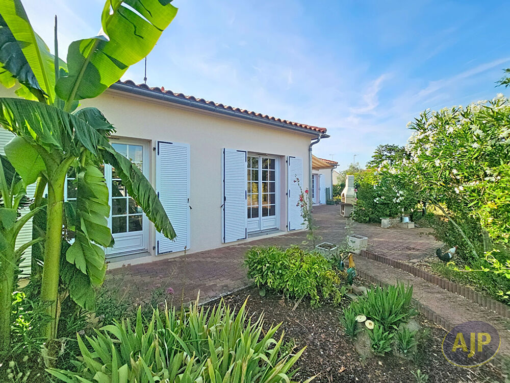 Vente Maison Maison Lucon 6 pièce(s) 127 m2 Lucon