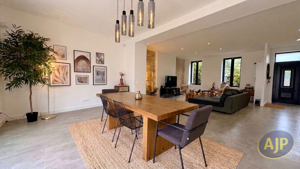 Vente Maison L'élégance de la pierre, des volumes d'exception et une piscine intimiste ! Le haillan