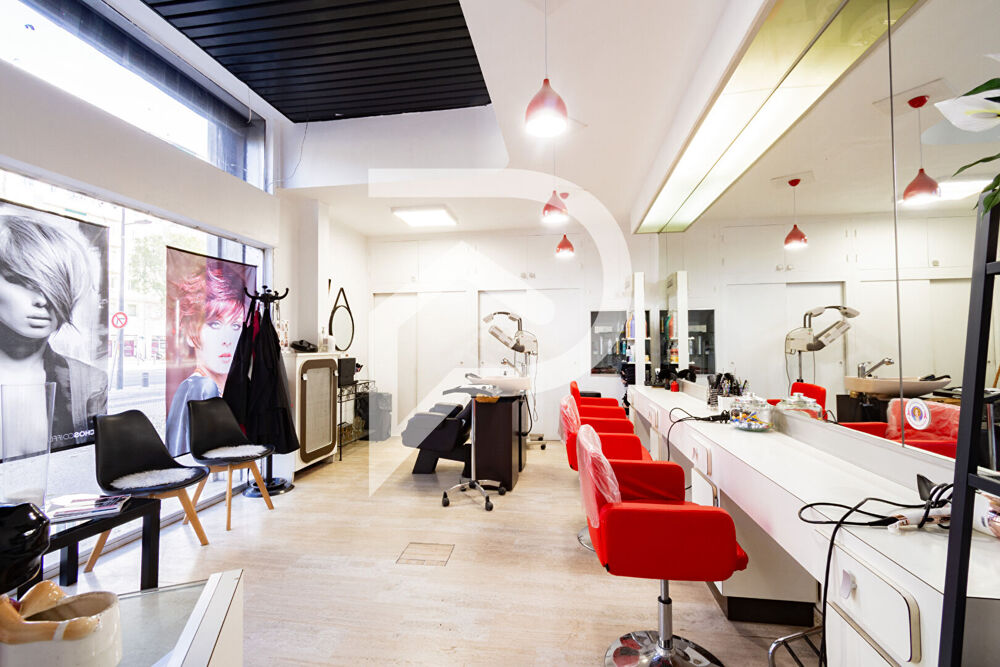   Murs 30M2 Salon de coiffure Marseille 13004 