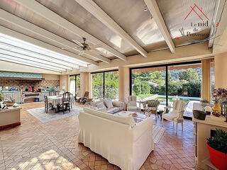  Maison  vendre 12 pices 