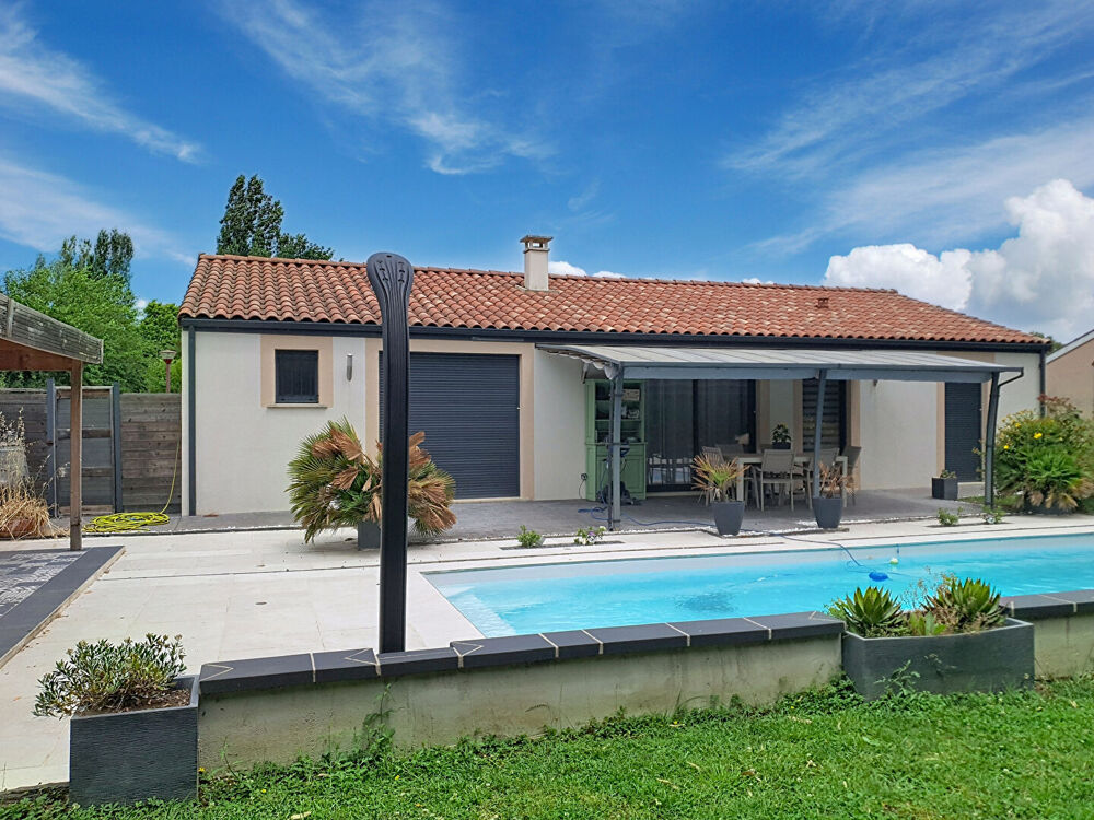 Maison de type 4 ,garage attenant, piscine...