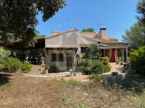   Vaunage villa traditionnelle 6 chambres sur 3788m en pinde Maison - 8 pice(s) - 208 m