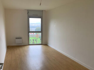  Appartement à louer 2 pièces 63 m²