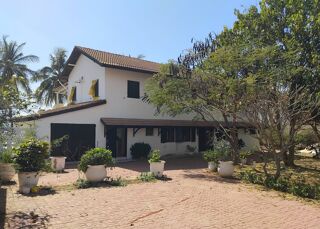  Maison � vendre 7 pi�ces 300 m� Ngaparou