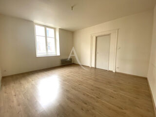  Appartement à louer 4 pièces 121 m²