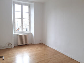  Appartement à louer 3 pièces 83 m²