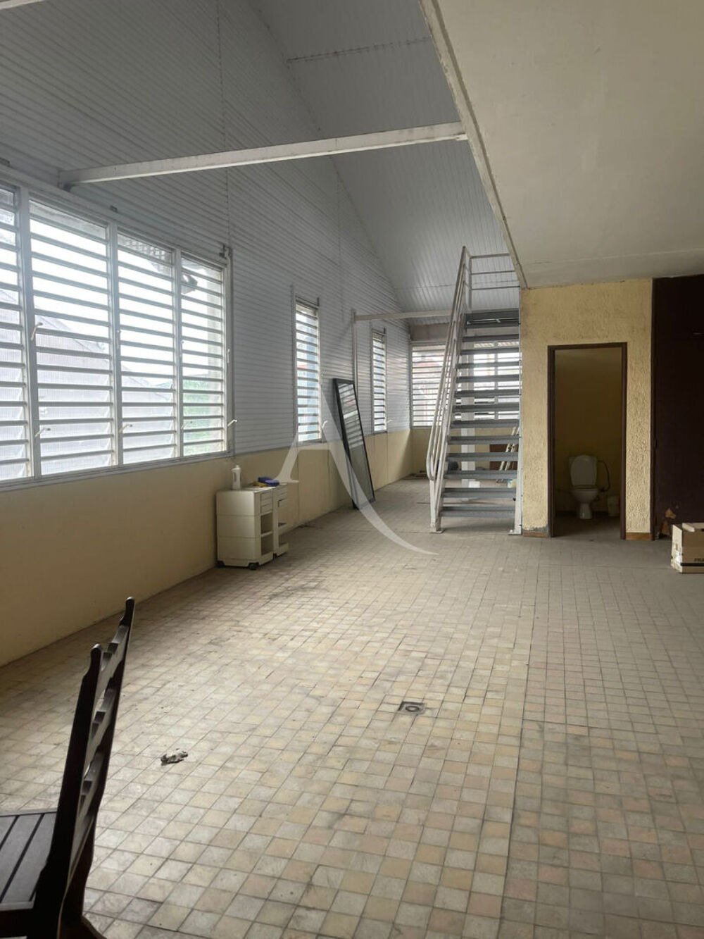 Vente Immeuble Un immeuble R+2 à usage mixte (commercial et habitation) Cayenne