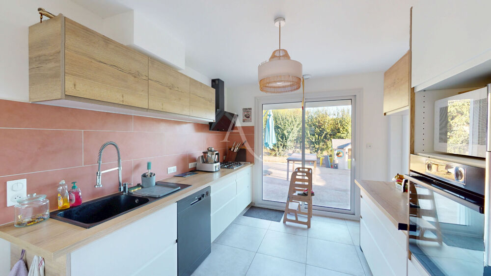 Vente Maison Maison de plain-pied entièrement rénovée sur terrain clos de 500 m² Les roches premaries