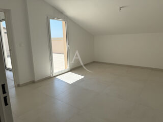  Appartement à louer 4 pièces 122 m²