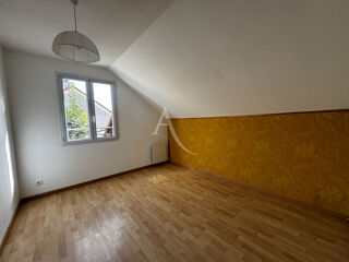  Appartement à louer 5 pièces 150 m²