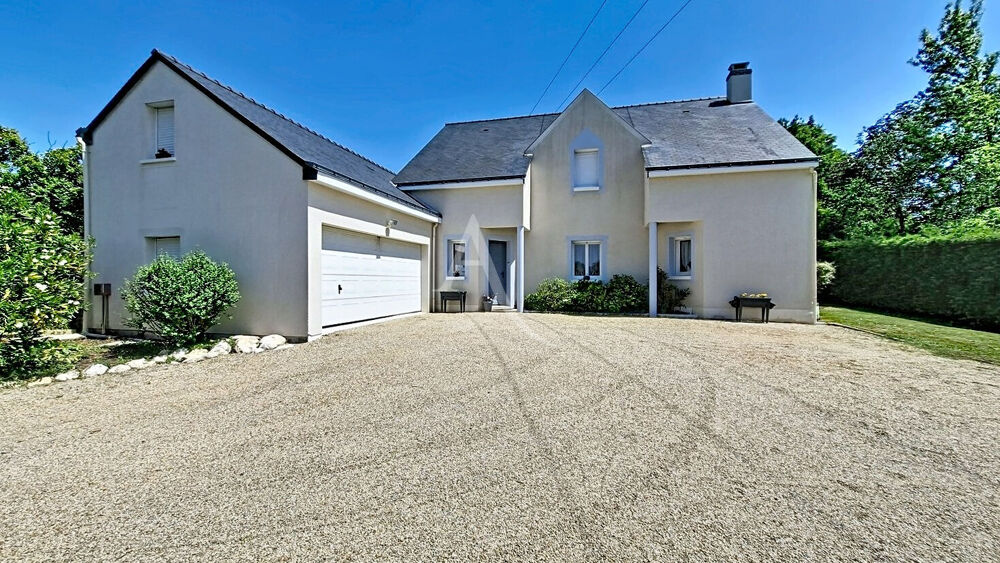 Maison 8 pièces 222 m² · à Briollay · 222 m² · 473 500 €