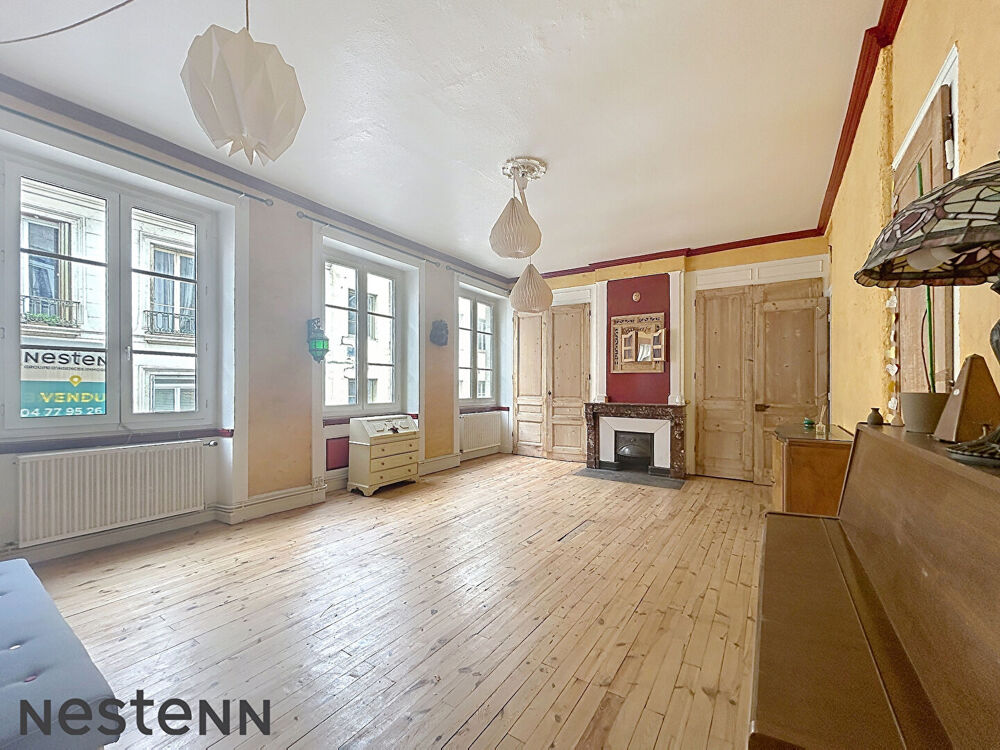 Vente Appartement EXCLUSIVITÉ  Appartement de caractère 176 m² avec 4 chambres + 2 parkings  Centre-ville Saint-Étienne Saint etienne