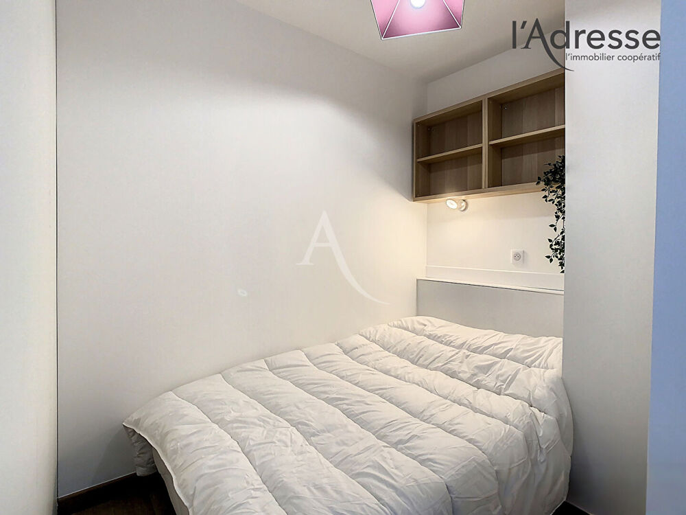 Location Appartement COURBEVOIE/Studio meublé de 28 m² Courbevoie
