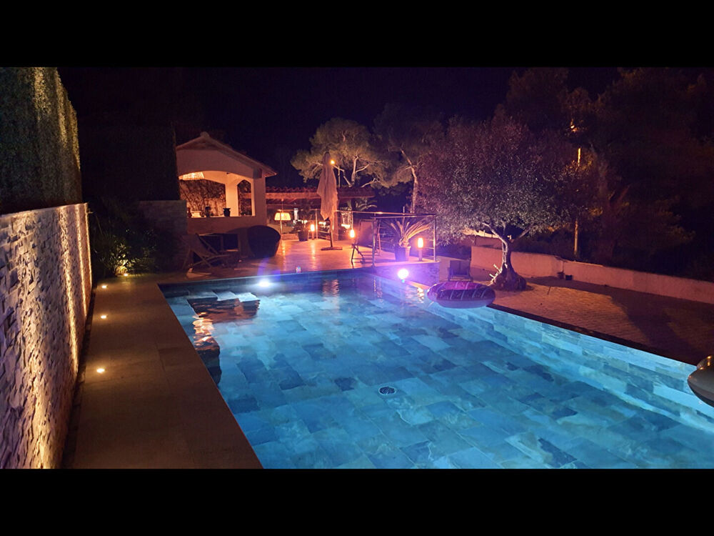 VILLA SAINT RAPHAEL ATYPIQUE FACE MER- VUE PANORAMIQUE - COUP DE COEUR