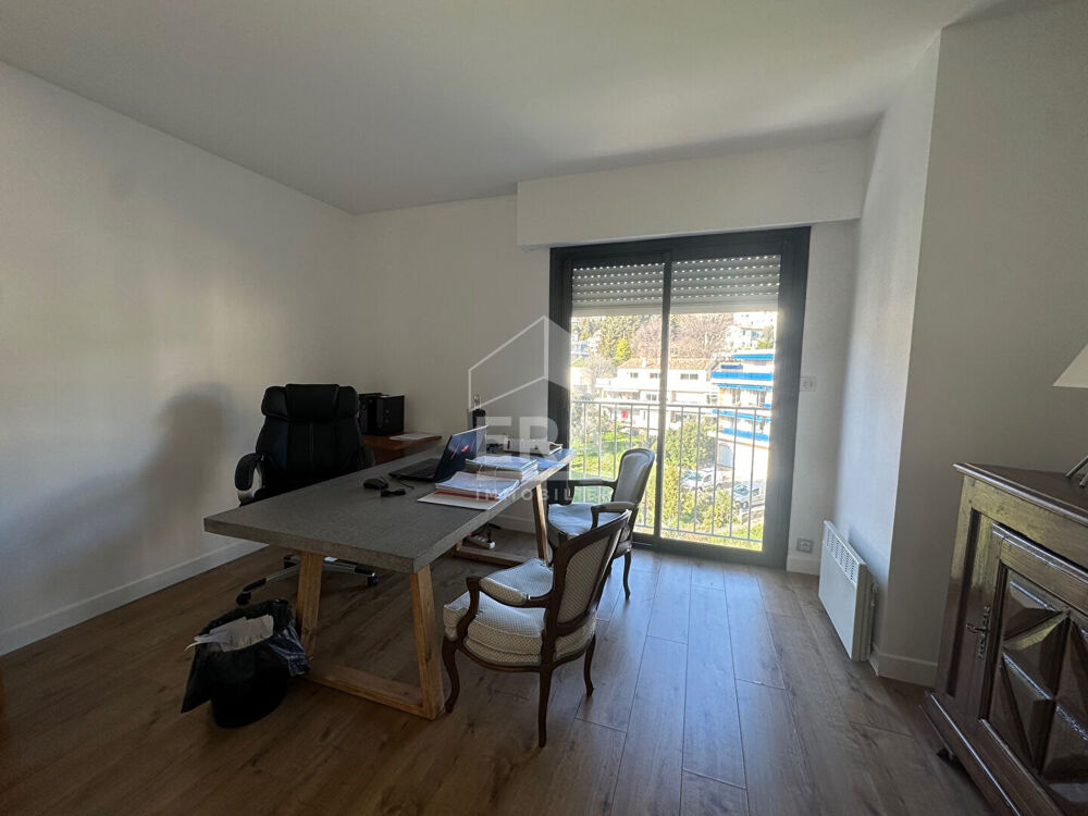 Vente Appartement Terrasse plein sud, parking et cave  - Fort potentiel d'aménagement Vence