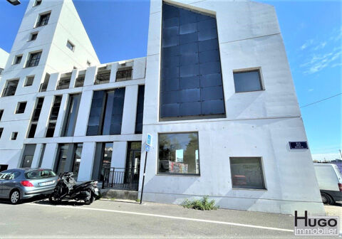   BORDEAUX BASTIDE NIEL- LOCAL COMMERCIAL DUPLEX 208M LIBRE ET BRUT + 1 PARKING 