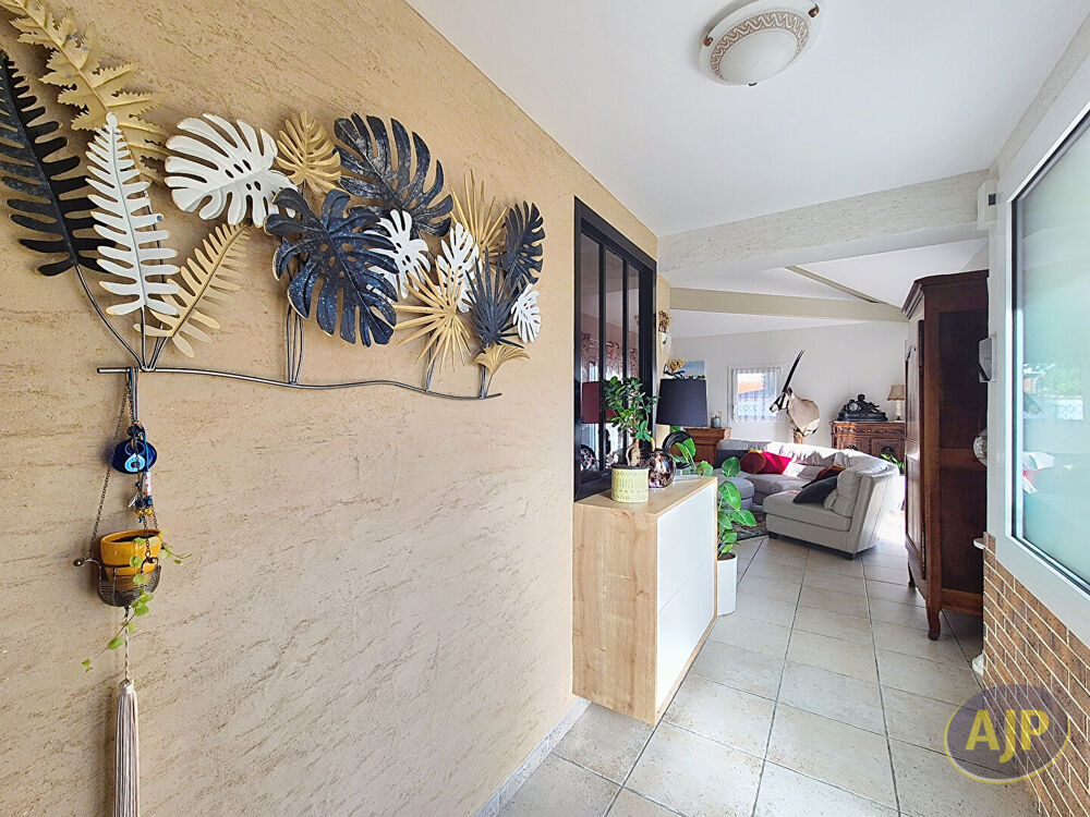 Centre ville Challans 192 m2 / 3 chambre / 2 garages / terrain 1000 m²