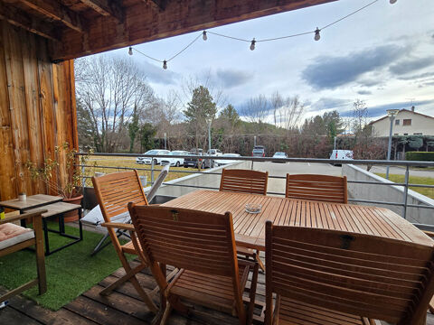   T2 lumineux avec terrasse, cave et parking � Charance 