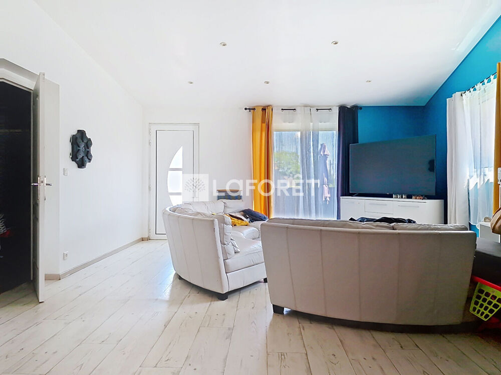 Vente Maison Maison Guillac 5 pièce(s) 106 m2 Guillac