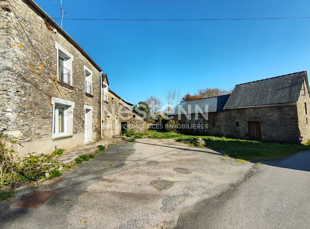 Corps de ferme à rénover avec jardin PLUHERLIN
