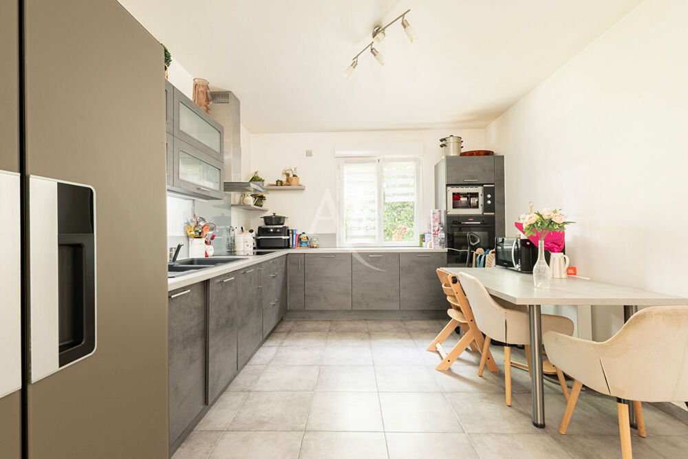 Maison Vaires Sur Marne 5 pièce(s) 147 m2