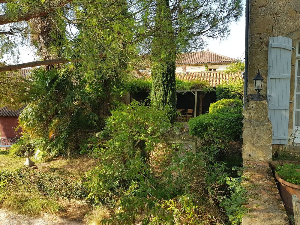ELEGANTE MAISON DE VILLAGE AVEC VUES