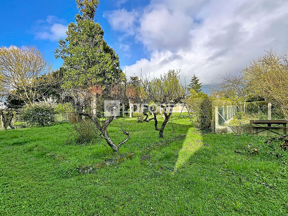 Vente Maison Orléans : grand terrain constructible de 2000 m² avec maison Orleans