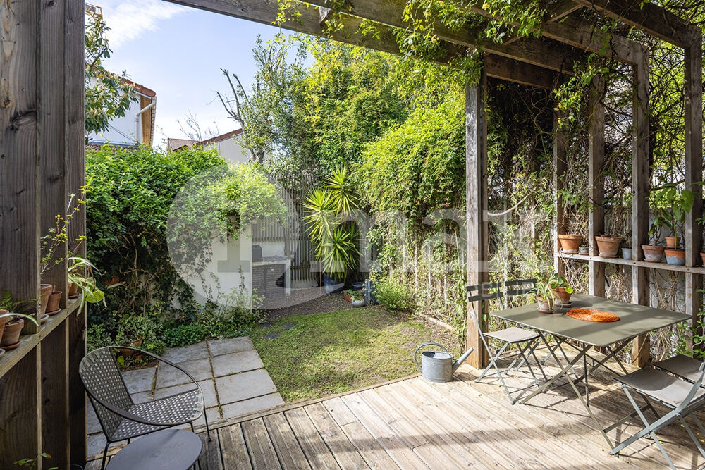 Vente Maison COURBEVOIE GARE - MAISON 6 PIECES 150 m² + JARDIN - 1 190 000  FAI Courbevoie