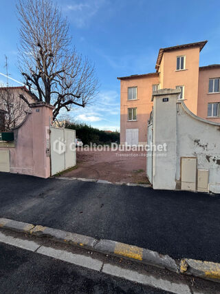  Terrain à vendre 758 m²