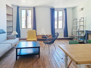  Appartement à louer 4 pièces 122 m²