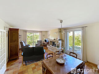 Vente Maison ORANGE CENTRE - Maison cossue avec 4 chambres - 2 salles d'eau, sur jardin arboré au calme Orange