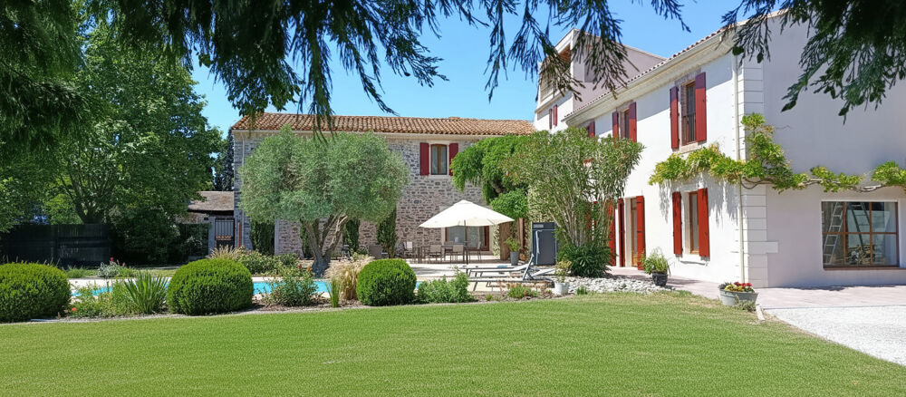 Bastide de caractère de 334 m² avec gîte et piscine sur 1,3 ha