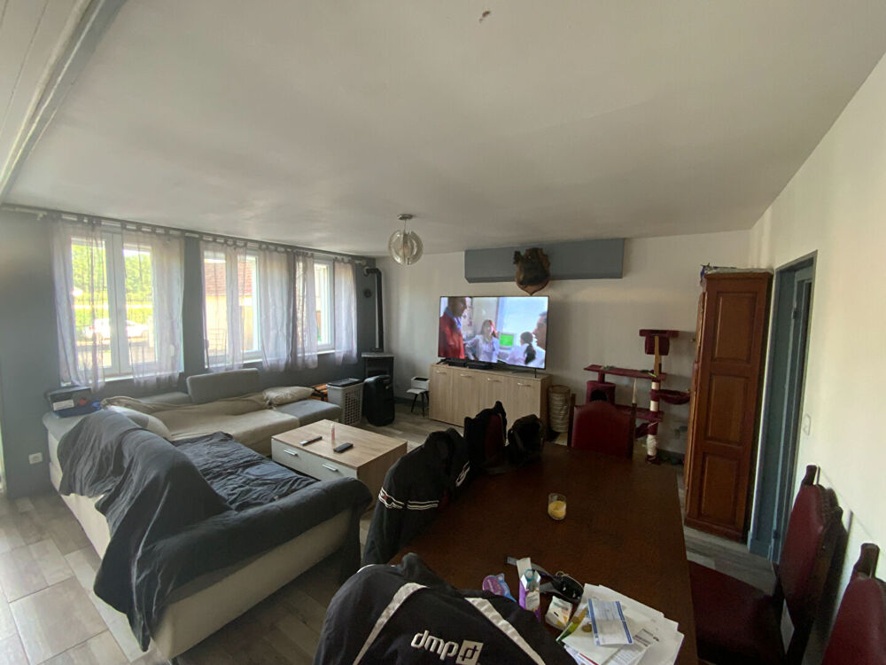 Vente Maison AUXY - Maison de village de 230 m² hab. comprenant trois logements. Auxy