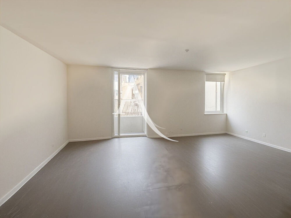 CANNES CENTRE - PROCHE RUE D'ANTIBES - STUDIO TRANSFORMABLE 2 PIÈCES - INVESTISSEMENT LOCATIF
