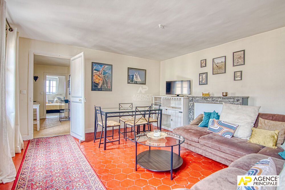 Vente Appartement Versailles Notre-Dame- Appartement 3 pièces 92 m2  situé au 4éme et dernier étage avec cave Versailles