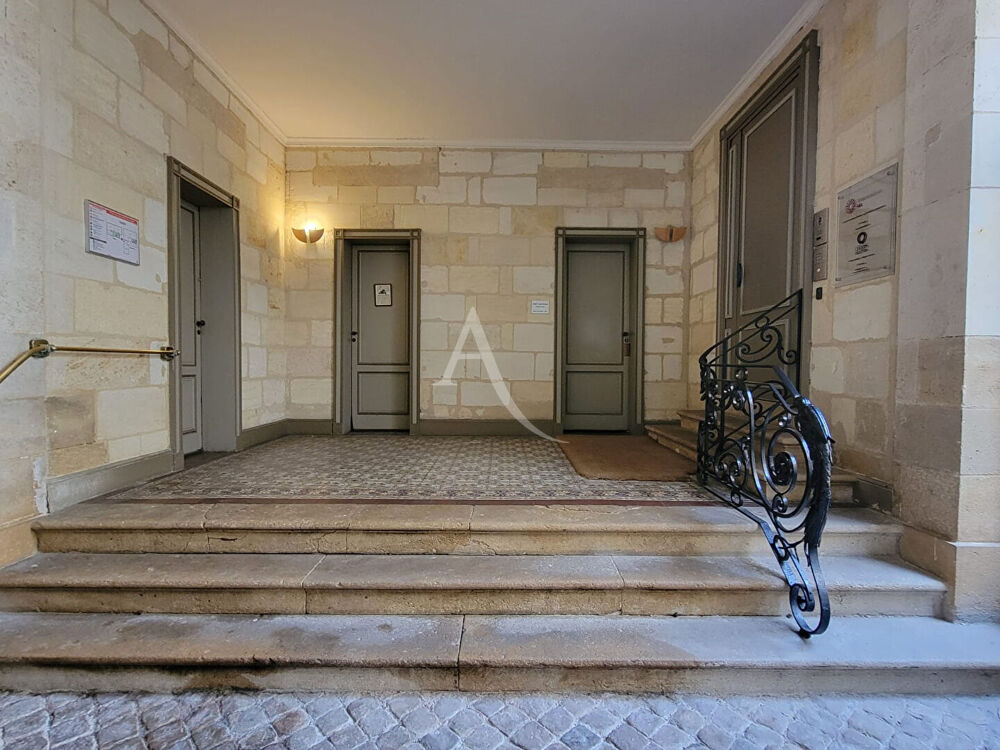   BORDEAUX  HOTEL DE VILLE - Appartement de standing à rafraichir, 2 places de stationnements et caves Bordeaux