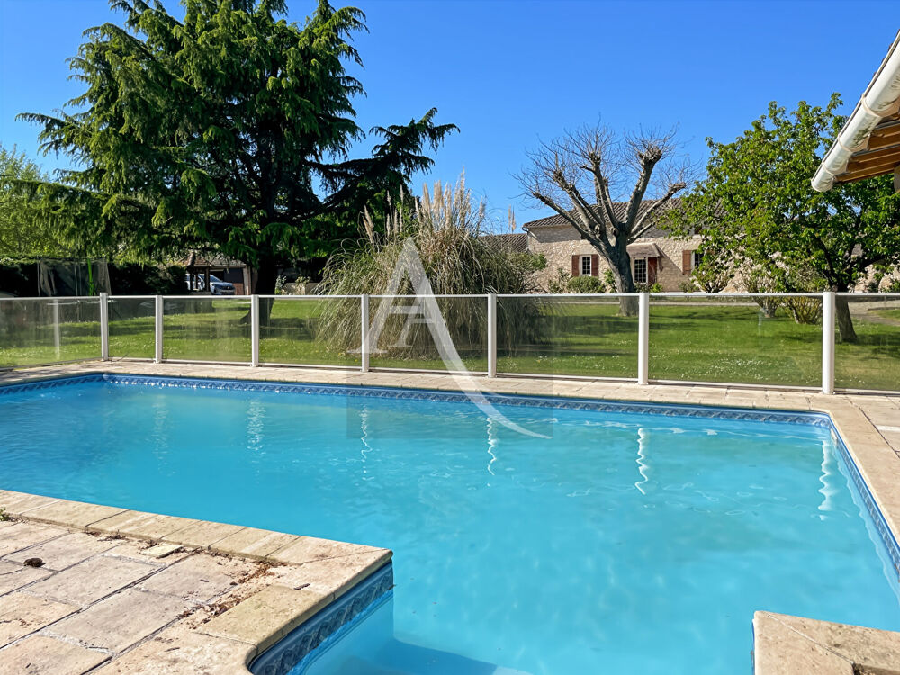 Propriété en pierre avec dépendances, piscine et pool house