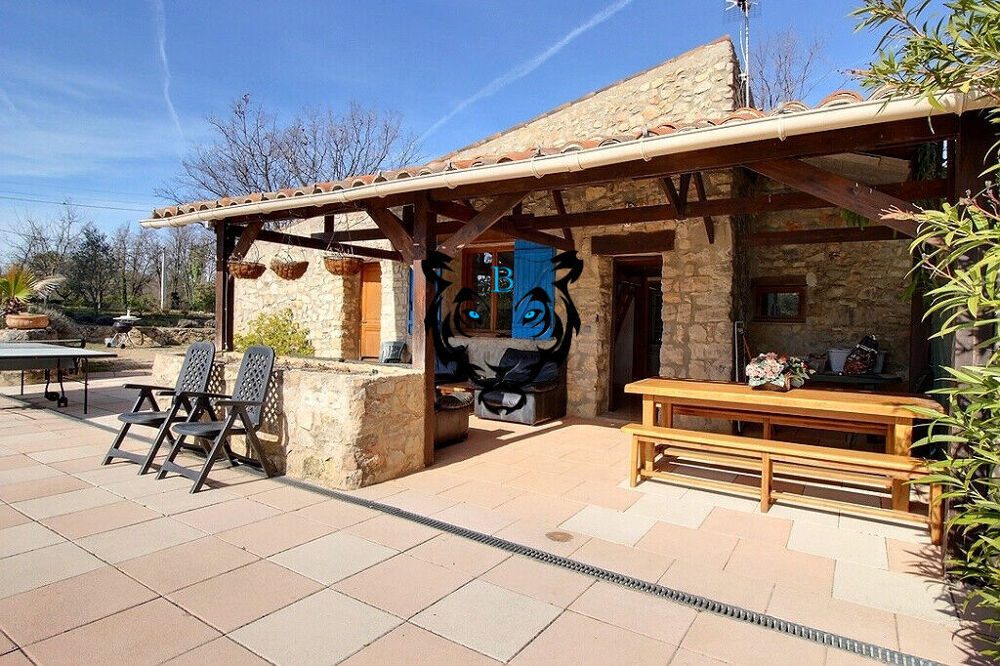 VILLA 8 PIECES AVEC PISCINE - SAINT PAUL EN FORET