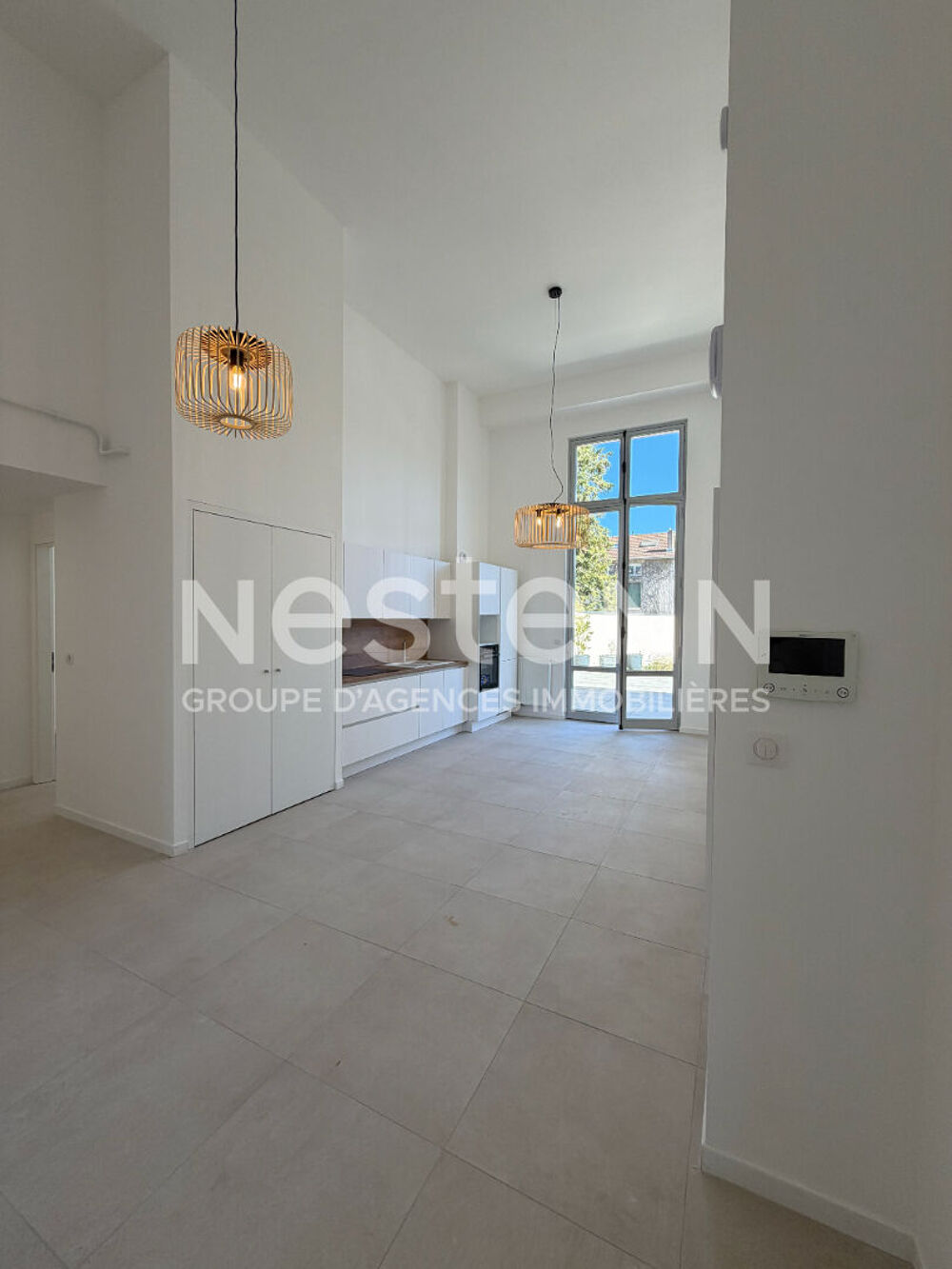 Vente Appartement RARE À LA VENTE - DISPONIBLE IMMÉDIATEMENT - APPARTEMENT - TERRASSE - PARKING Verdun
