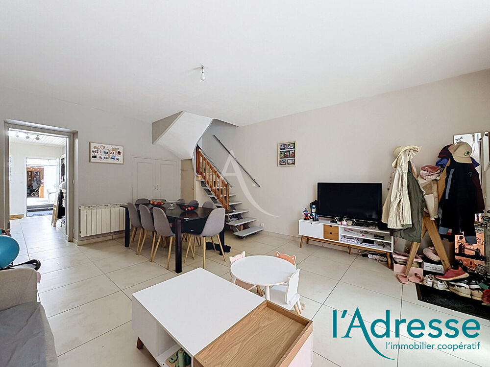 Maison de ville à vendre Ernée centre-ville 76 m², terrasse