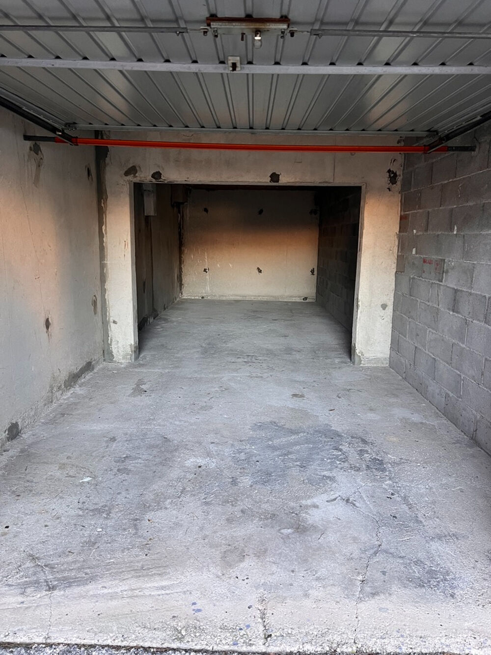 Location Parking/Garage Parking / box Salon De Provence 30 m2 Salon de provence