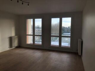  Appartement à louer 3 pièces 76 m²