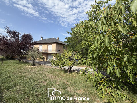   Maison Type 7 sur une parcelle de 1734 m² Maison - 7 pièce(s) - 159 m²