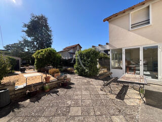  Maison à louer 6 pièces 155 m²