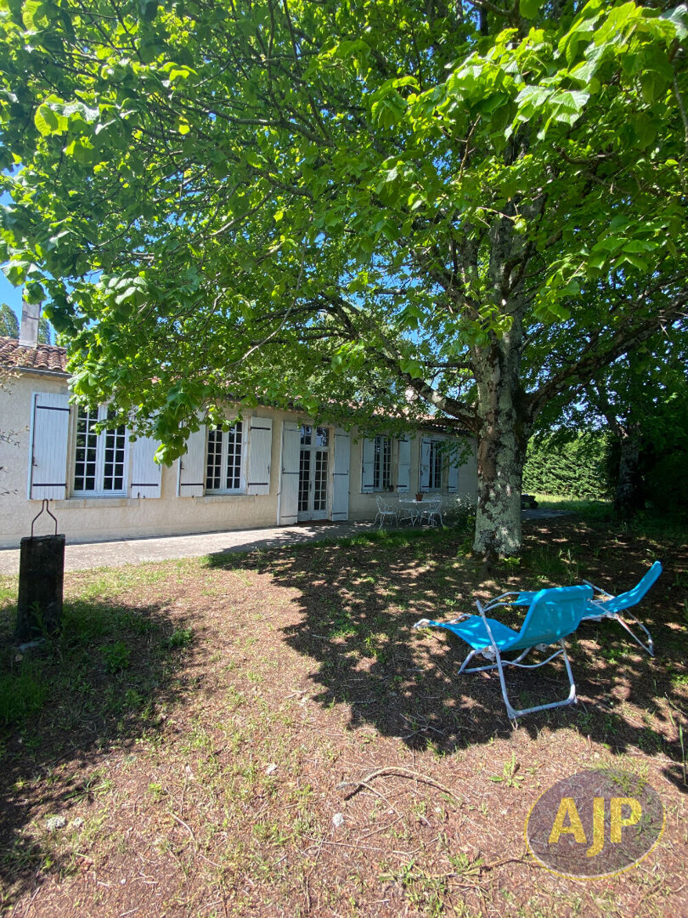 Longère de 146m2 de surface habitable sur 4880 de terrain clos !