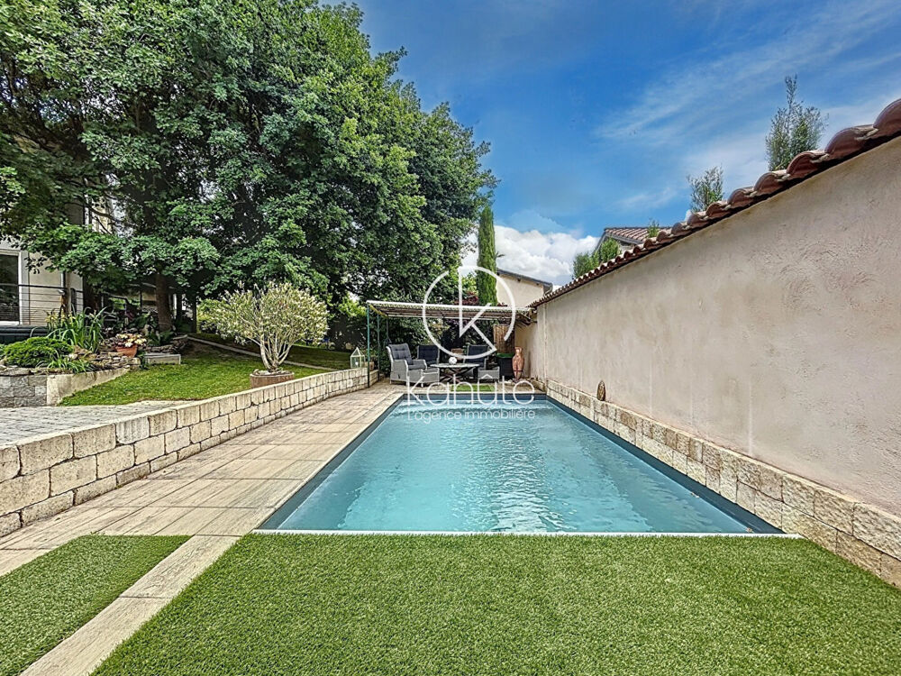 Vente Maison À seulement 20 km du centre-ville de Lyon, sur la commune des Chères, maison de 6 pièce(s) 185 m2, 4 chambres, 1200m2 de terrain Les cheres