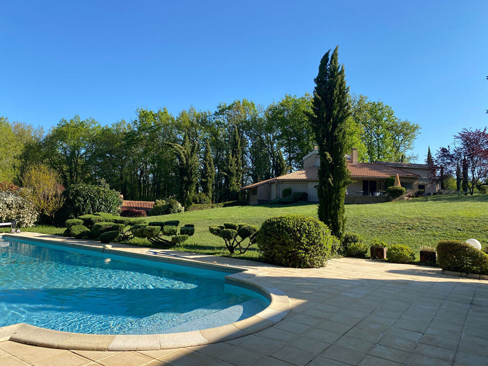 Vente Maison 20min N-E  PERIGUEUX, PROPRIETE sur 4 HECTARES Perigueux