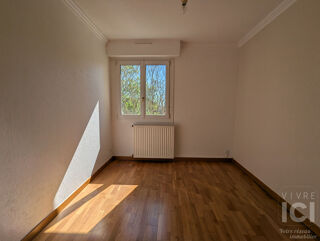  Appartement à louer 4 pièces 93 m²